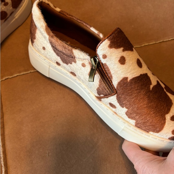 NWOB Southern Fried Chics slip on cow print sneaker - Picture 4 of 6